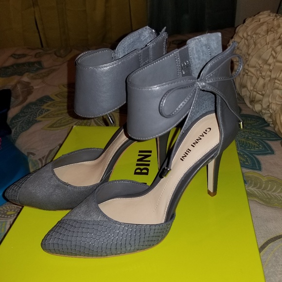 Gianni Bini Heels - Picture 1 of 1
